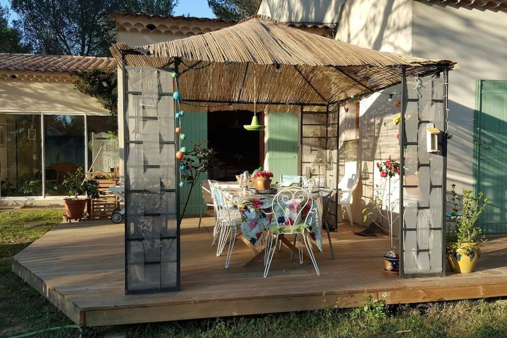 L'Oliveraie En Provence Lambesc Exteriör bild